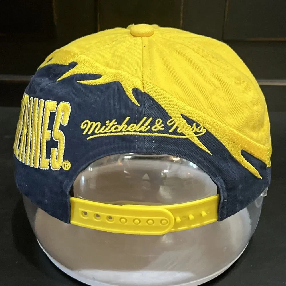 Mitchell & Ness YOUTH Hat Snapback Michigan Wolverines Spiral Hurricane